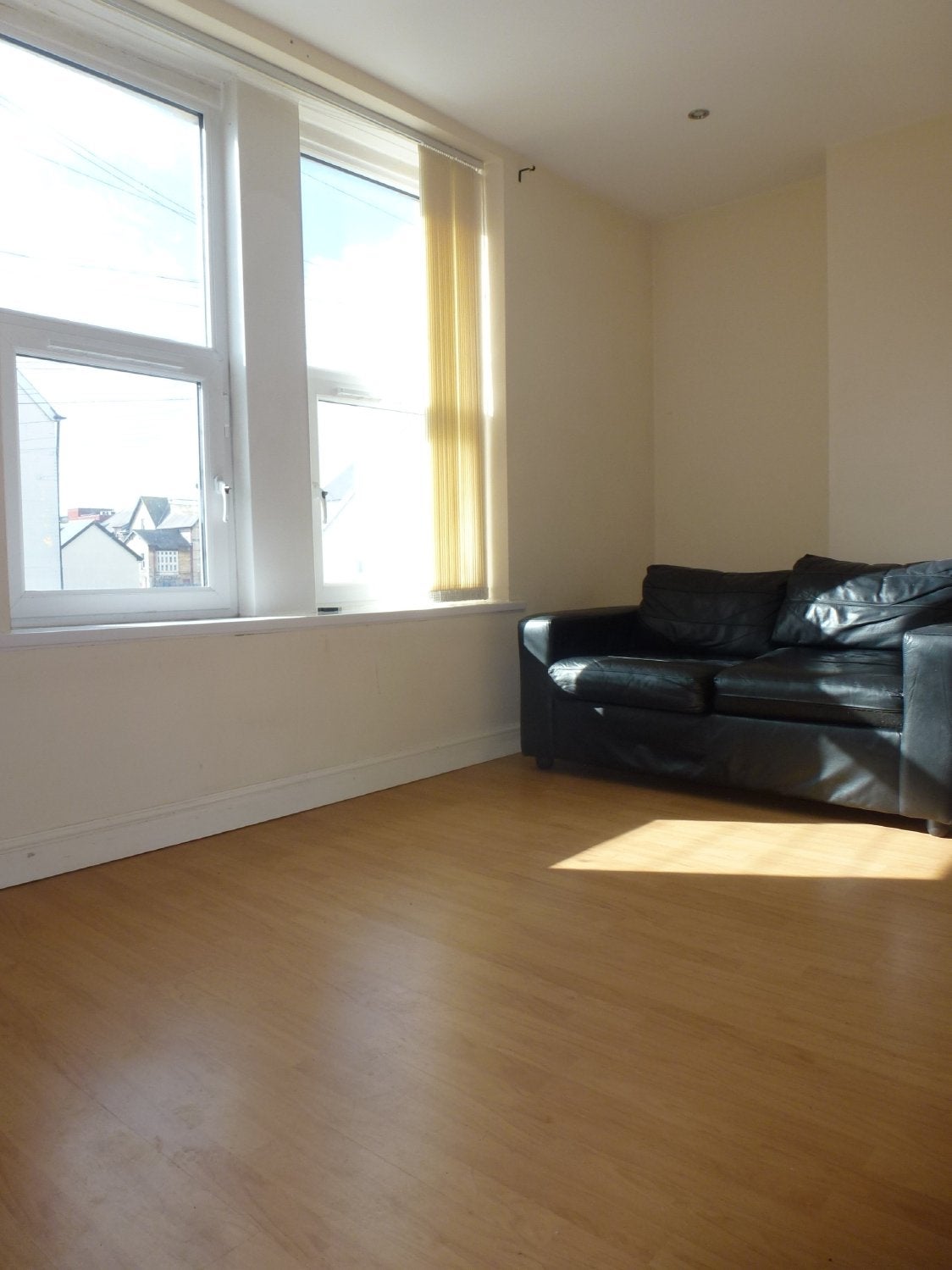 Flat Piercefield Place in Cardiff County