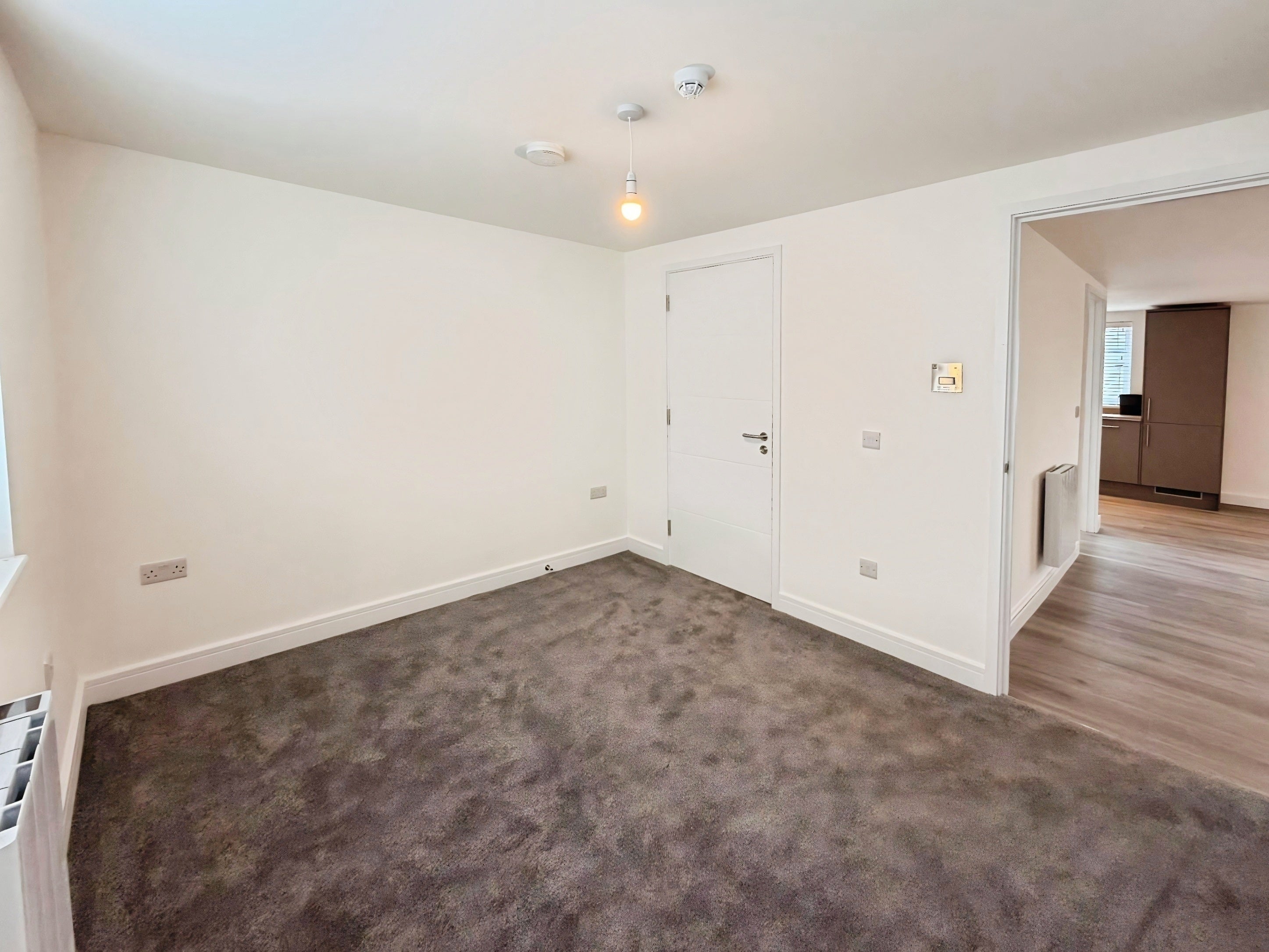 Flat Flamborough Close in Peterborough