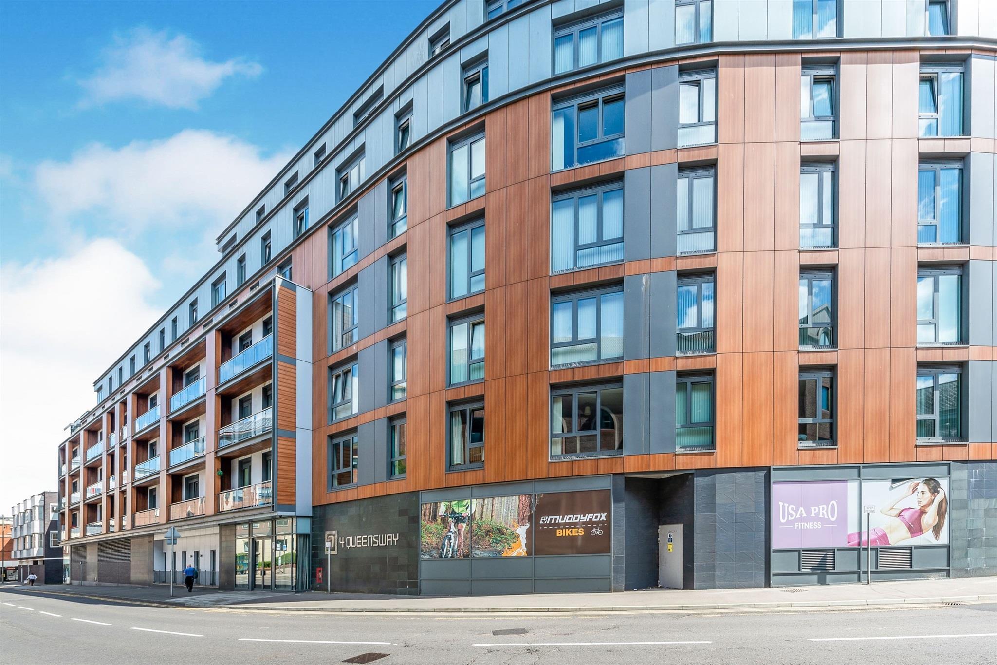 Flat Queensway in Reigate and Banstead