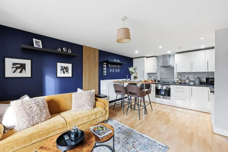 Flat Princes Way in Milton Keynes