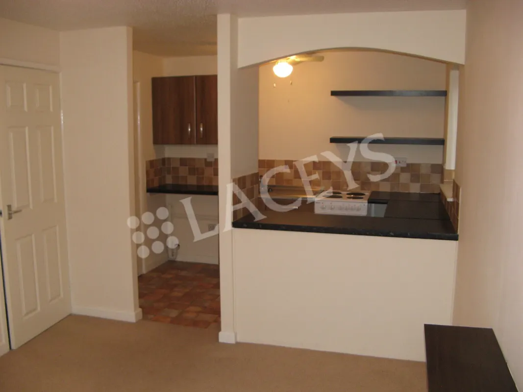 Flat Tresco Spinney in Brympton