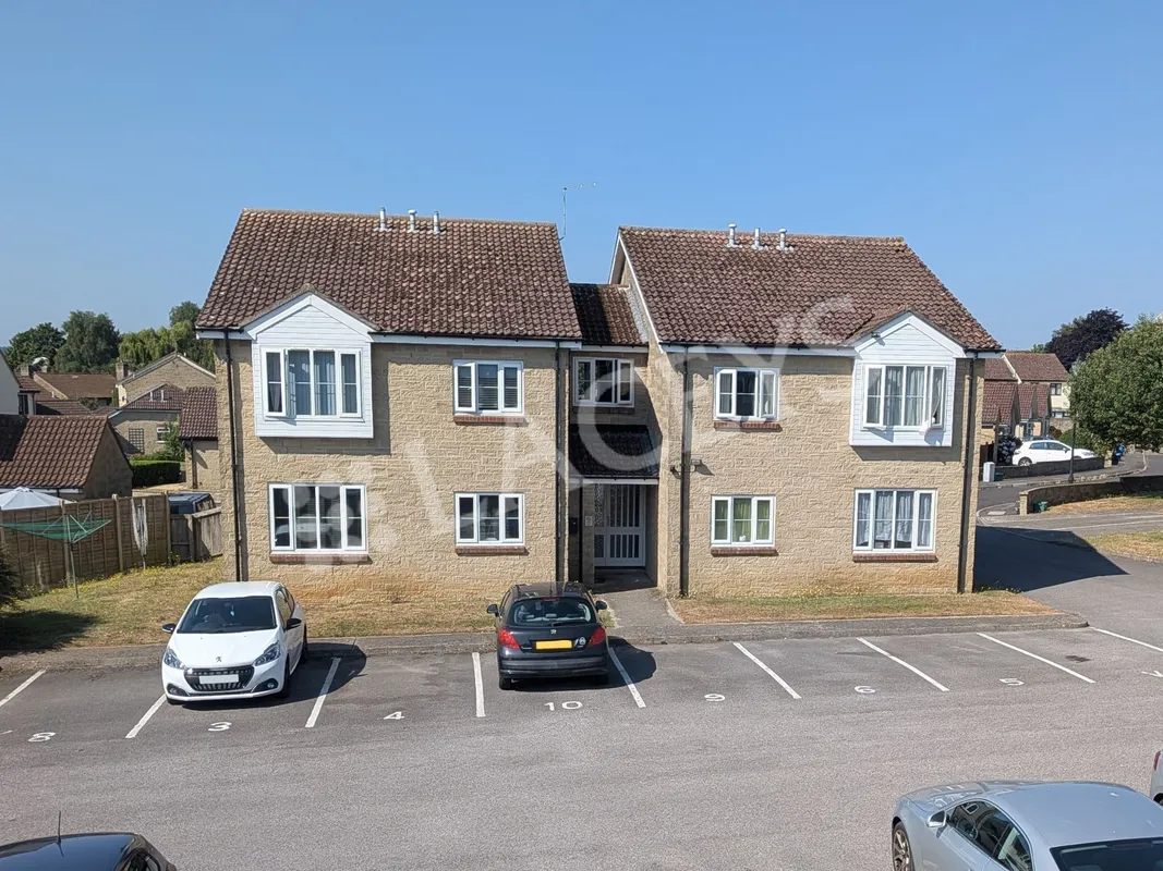 Flat Tresco Spinney in Brympton