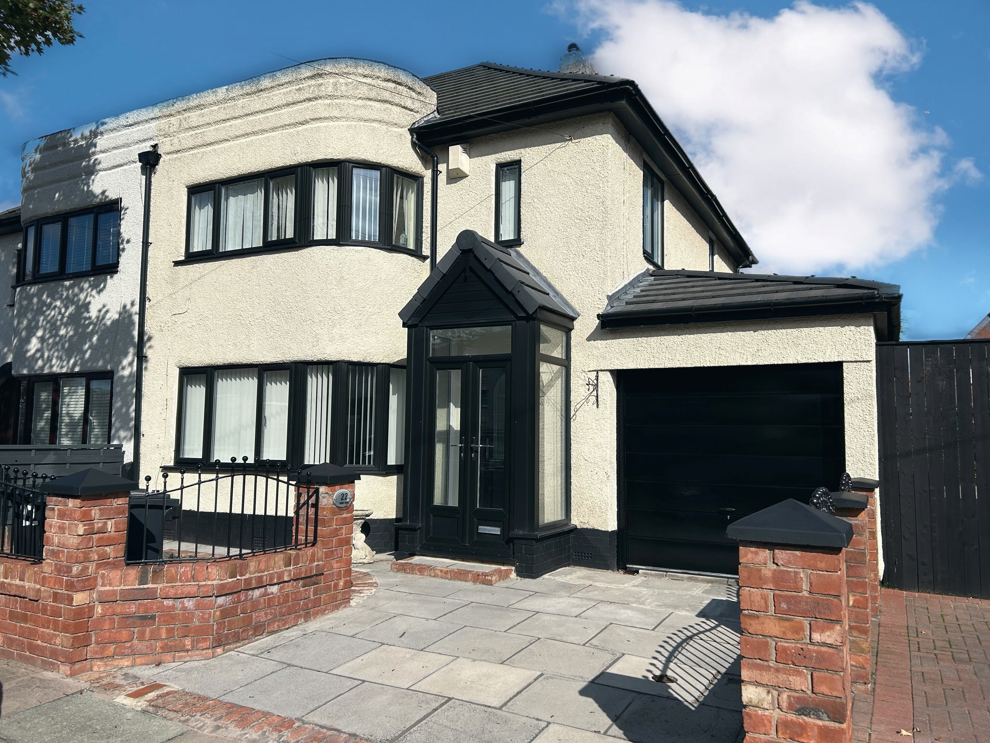 Flat Tudor Road in Crosby