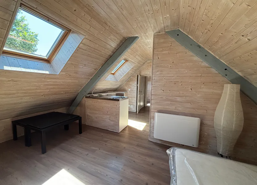 Room Rue Principale in Damigny