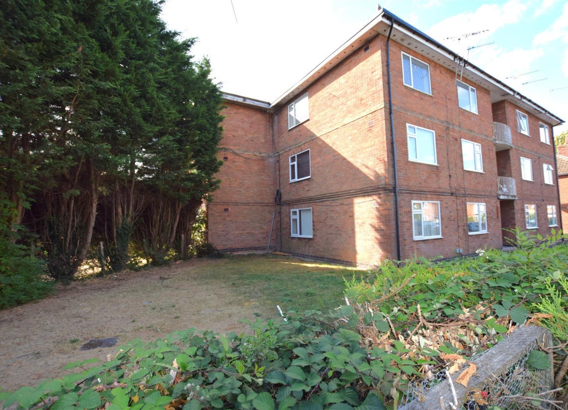 Flat Sunbury Road in Coventry