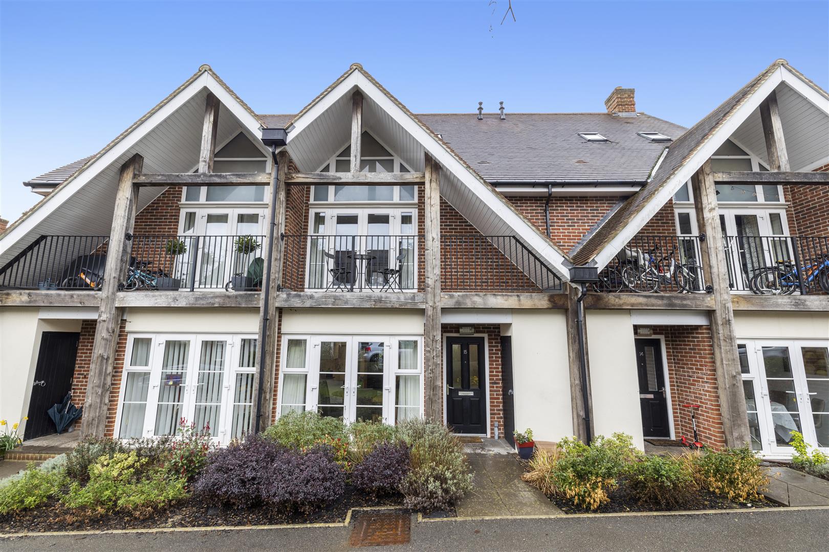 House Pitt River Close in Guildford