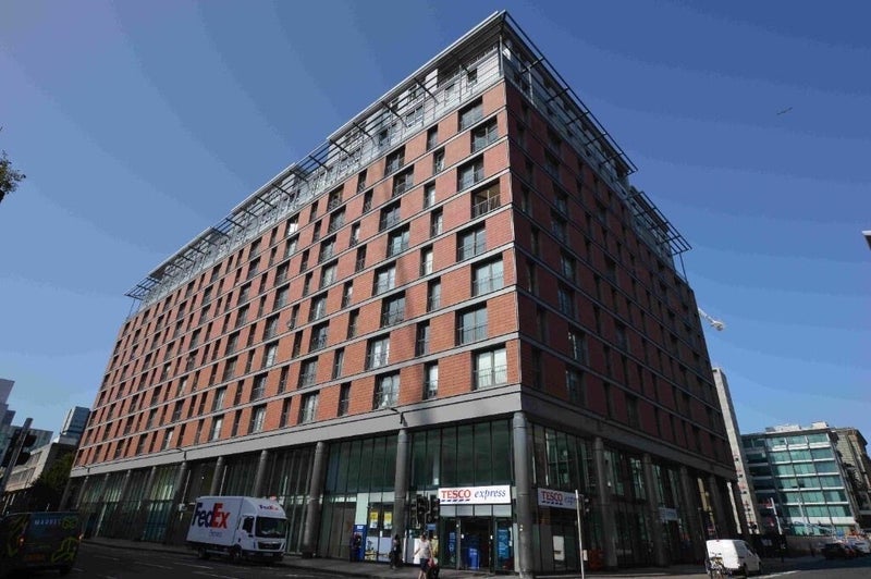 Flat Argyle Street in Glasgow