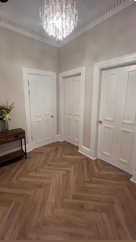 Room Lawrence Street in Glasgow