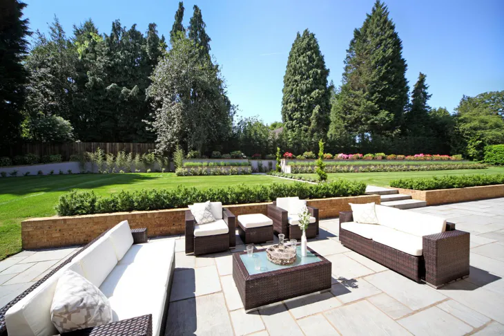 Flat Chobham Road in Sunningdale