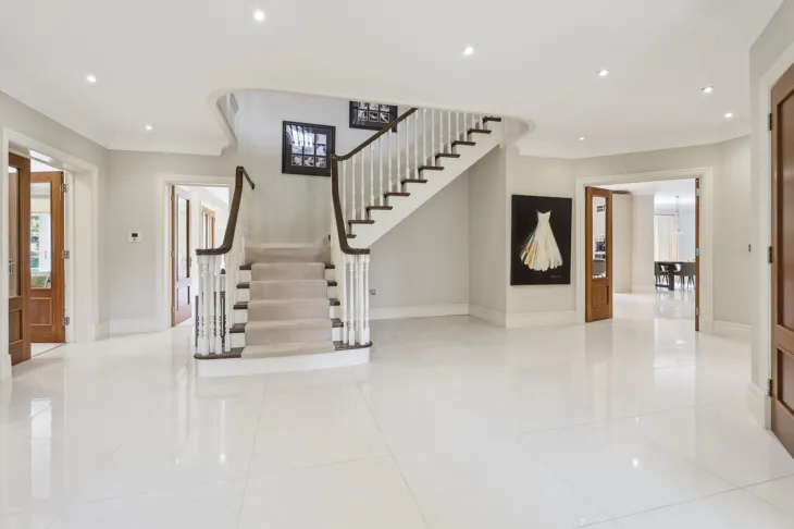 Flat Chobham Road in Sunningdale
