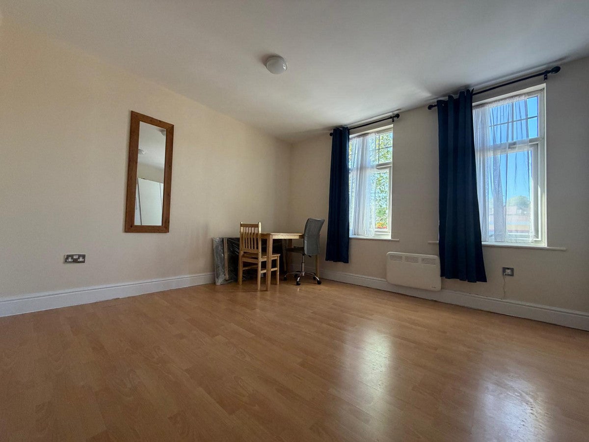 Flat Brighton Road in Greater London
