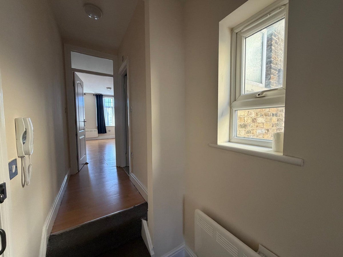 Flat Brighton Road in Greater London