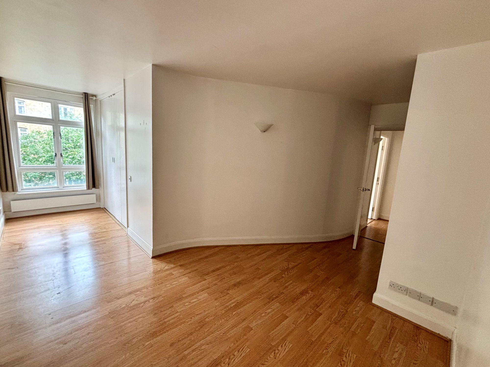 Flat Fairfield Road in Greater London