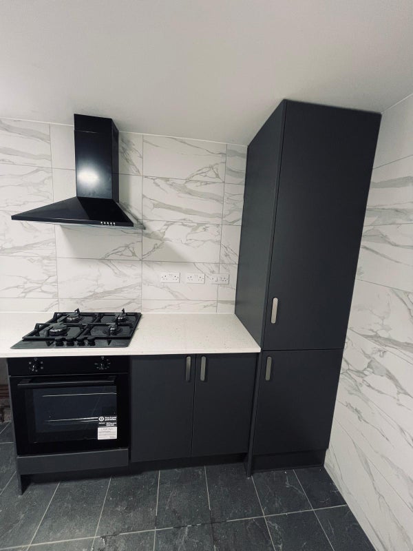 Room Merton High Street in Greater London