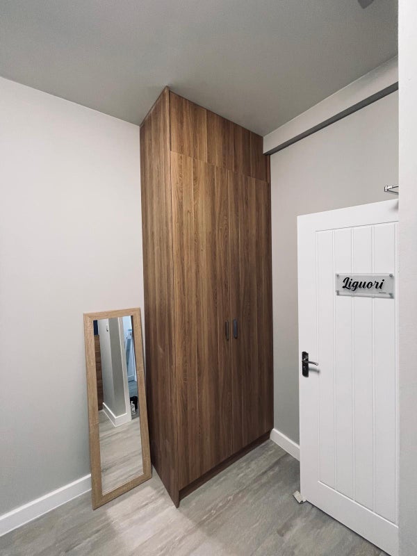 Room Merton High Street in Greater London