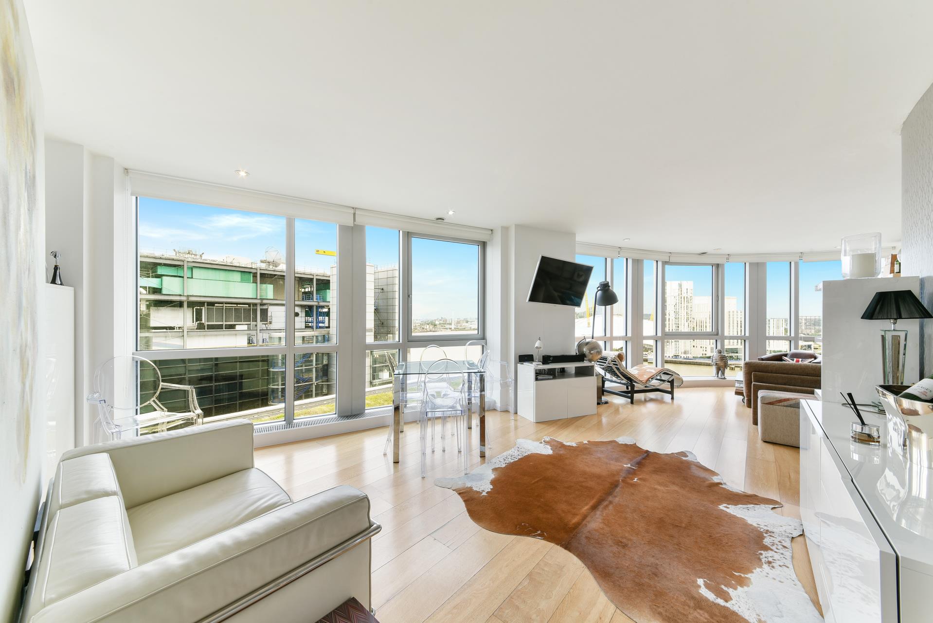 Flat Fairmont Avenue in Greater London