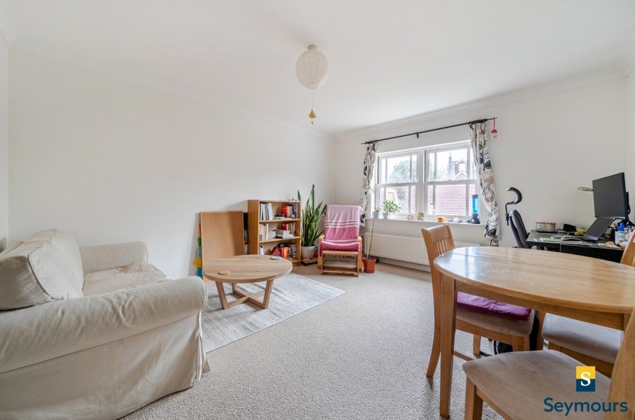 Flat St. Luke's Square in Guildford