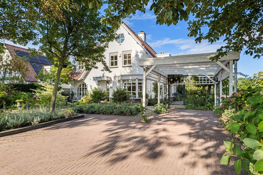 Huis Vlasoever 40 in Maasdam