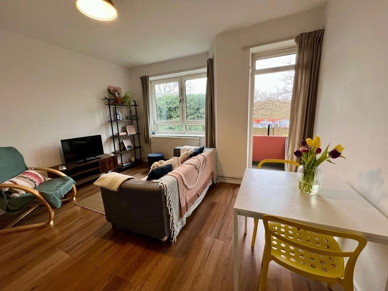 Room Faulkner Street in Greater London