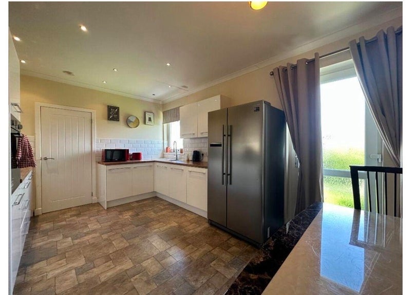 Room Cadder Road in Glasgow