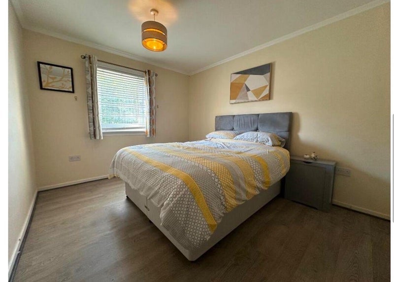 Room Cadder Road in Glasgow