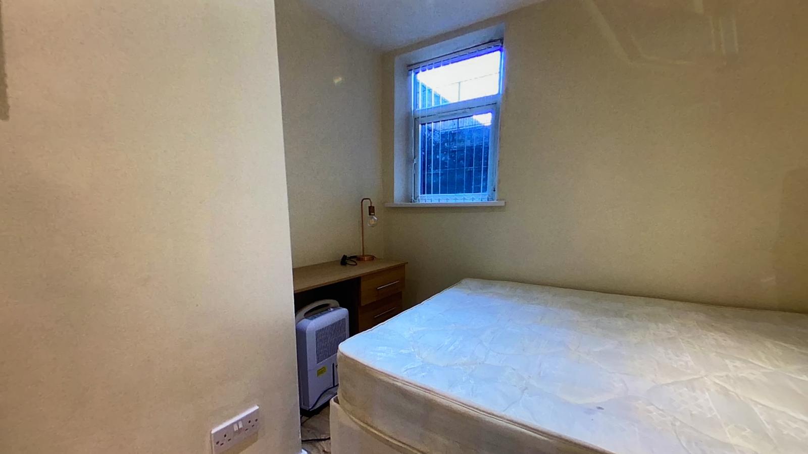 Flat Moorland Avenue in Leeds