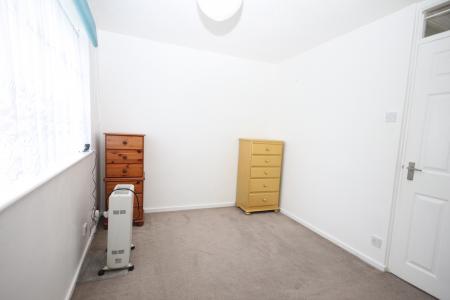 Flat Bishopscote Road in Luton