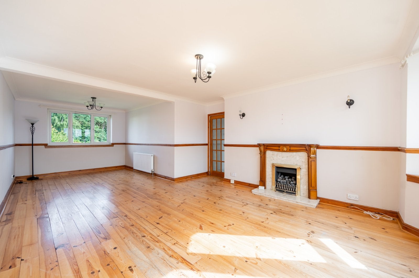 Flat Orchard Court in Glasgow
