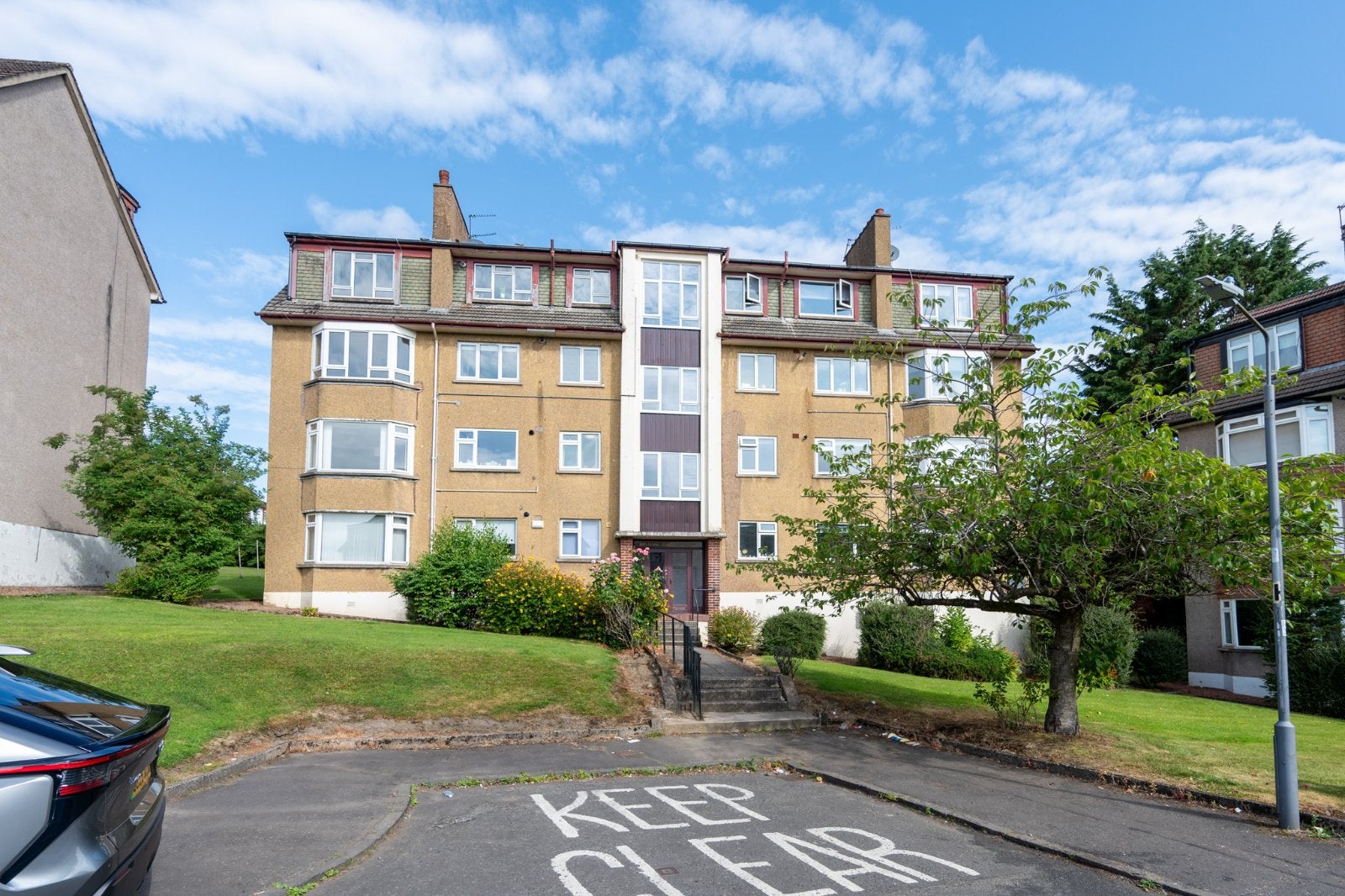 Flat Orchard Court in Glasgow