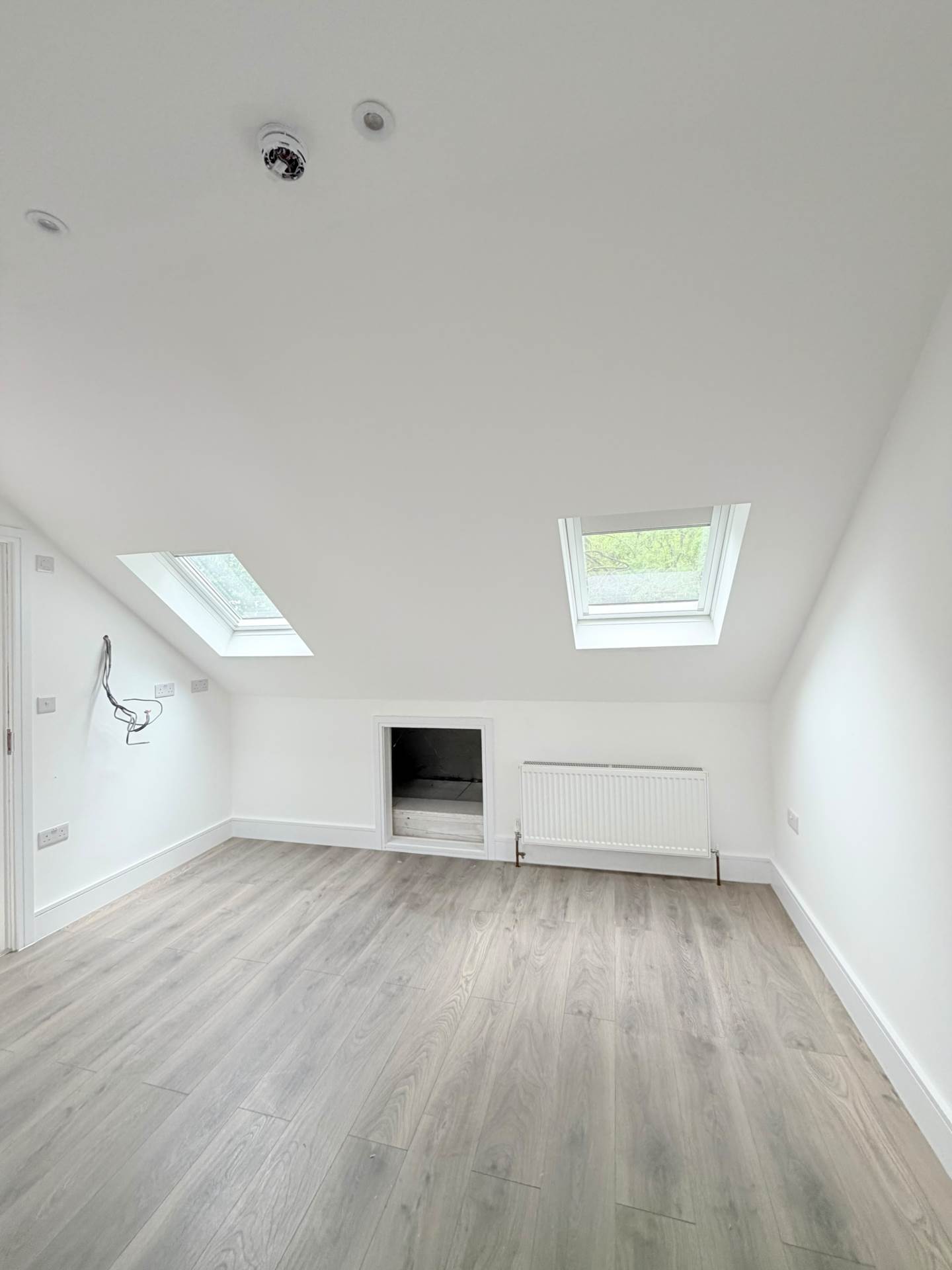 Flat Acton Lane in Greater London