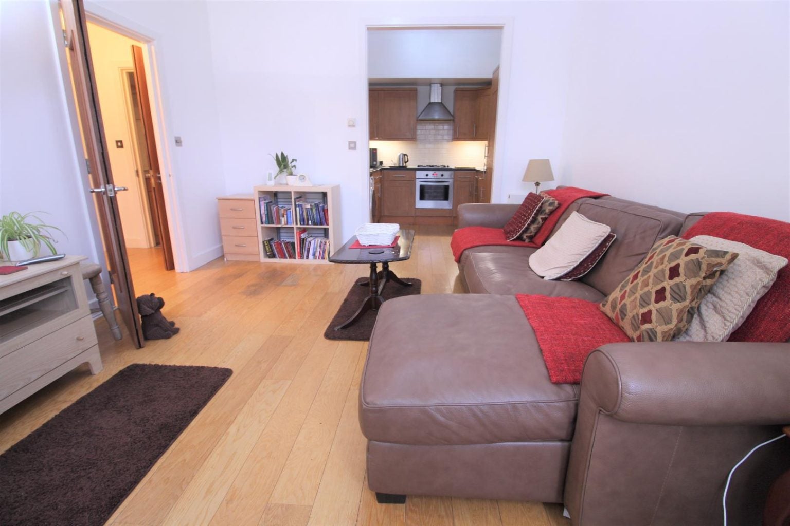 Flat Leinster Mews in Greater London