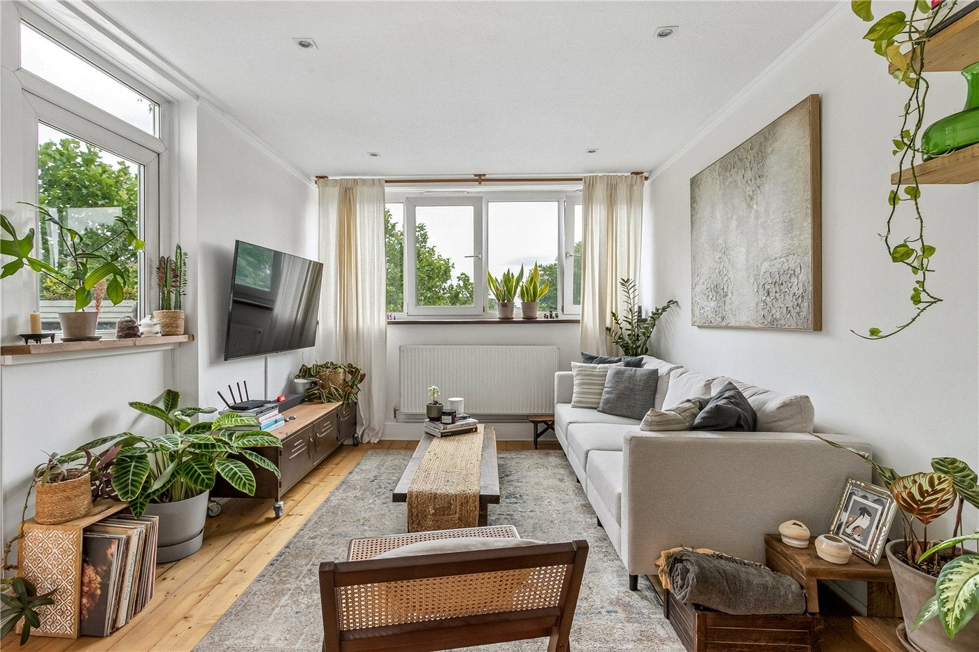 Flat Hedingham Close in Greater London