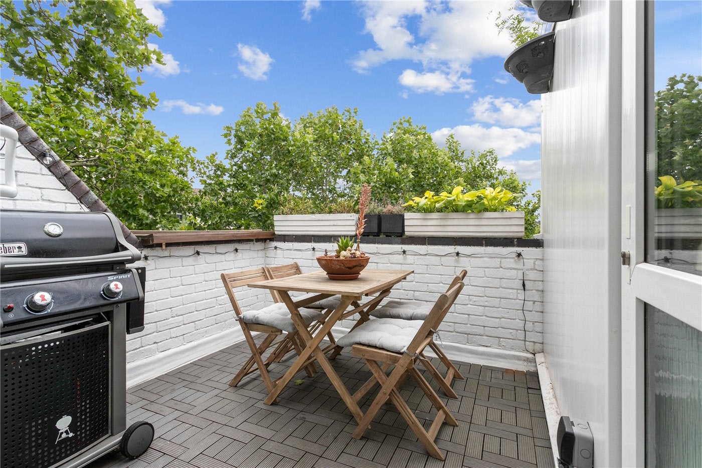 Flat Hedingham Close in Greater London