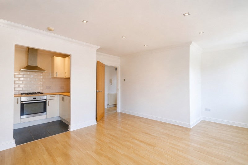 Flat Esplanade Gardens in Southend-on-Sea