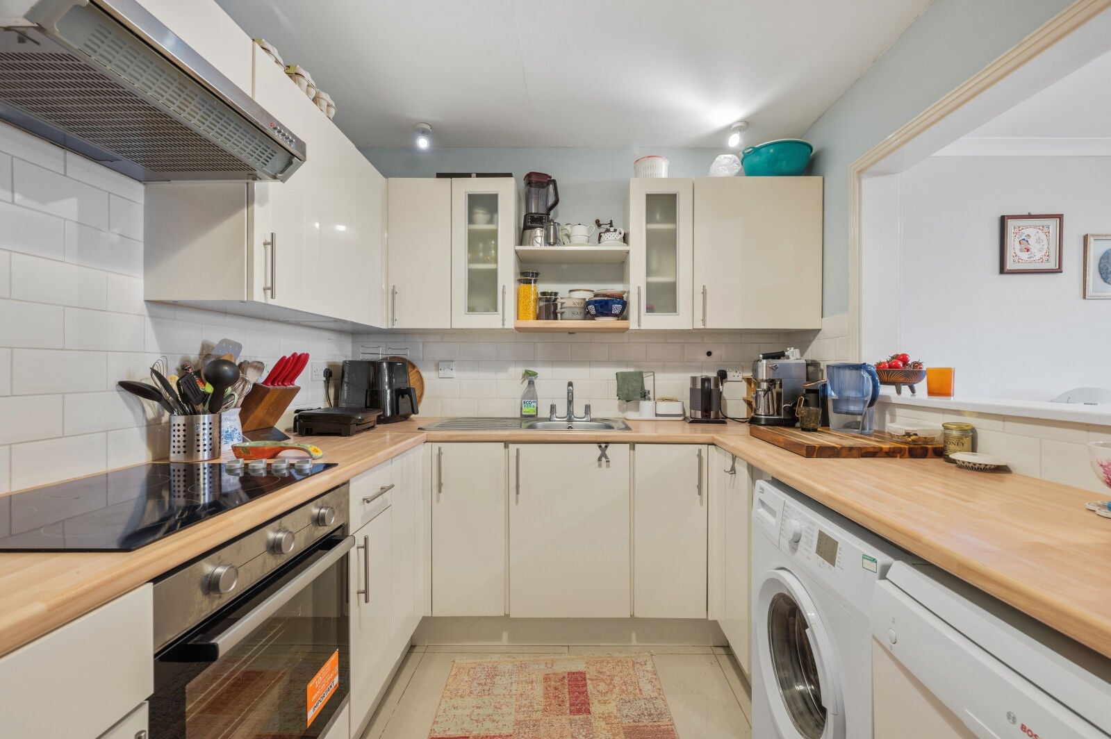 Flat Portsmouth Road in Greater London