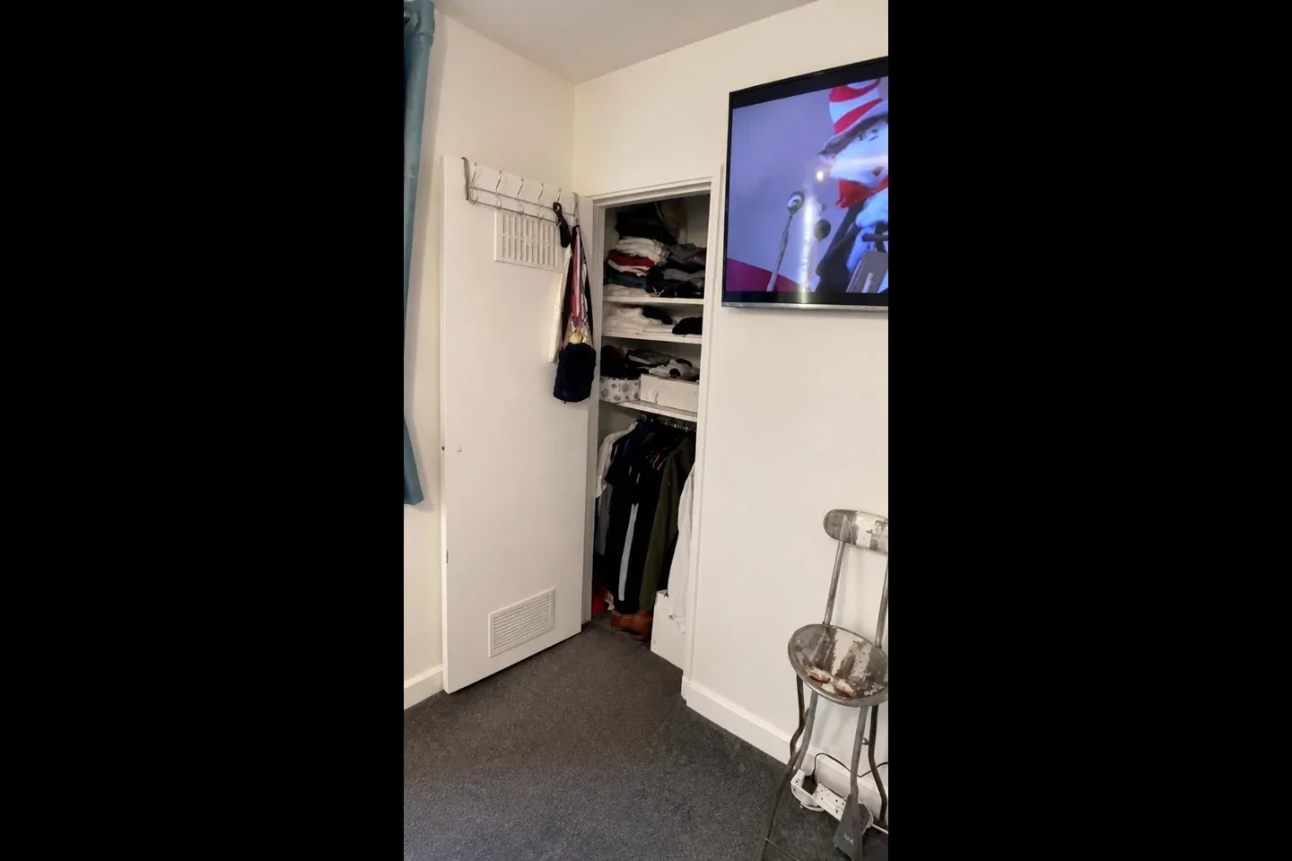 Room Oaks Avenue in Greater London