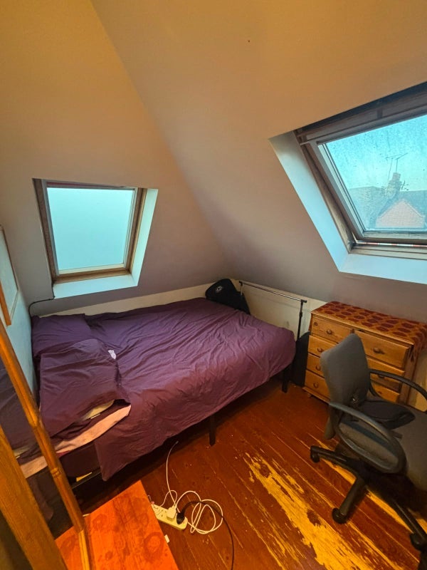 Room Bushey Hill Road in Greater London