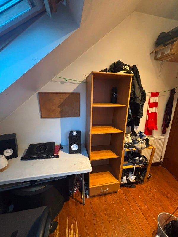 Room Bushey Hill Road in Greater London