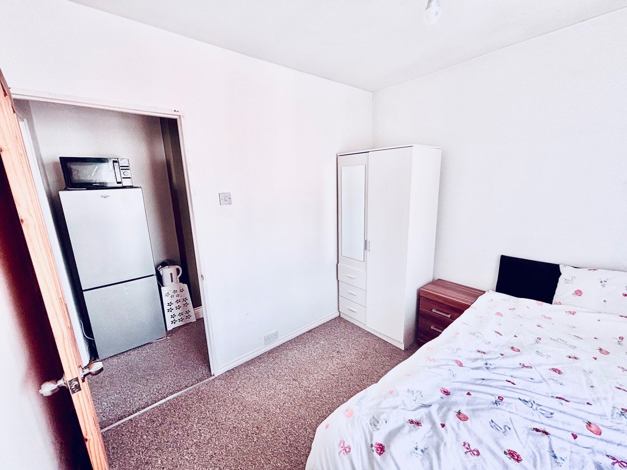 Room Seaforth Avenue in Southend-on-Sea