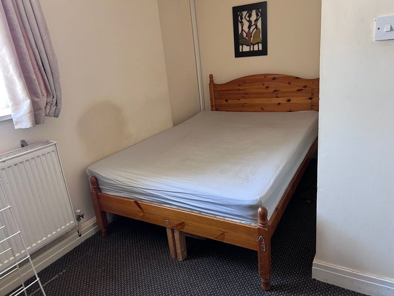 Room Meadow Street in Preston