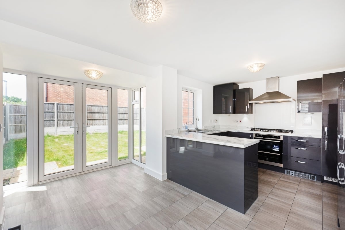 House Griffiths Close in Hertsmere