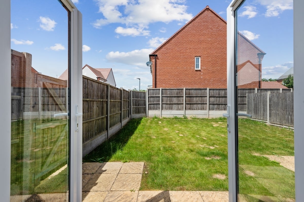 House Griffiths Close in Hertsmere