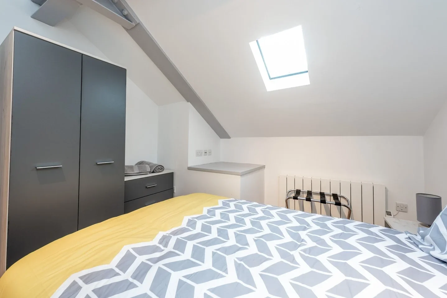 Room Belmont Road in Greater London
