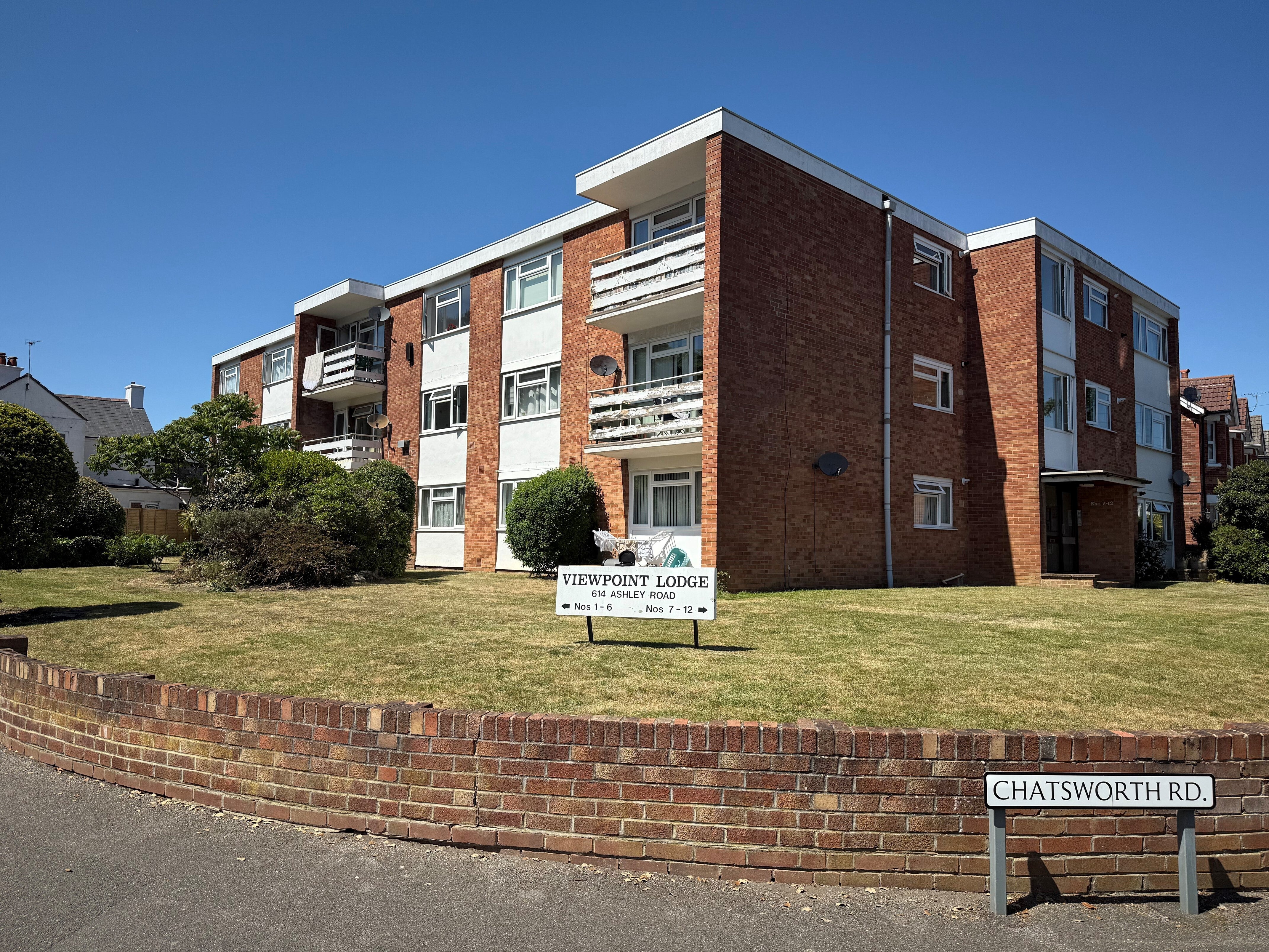 Flat Ashley Road in Poole