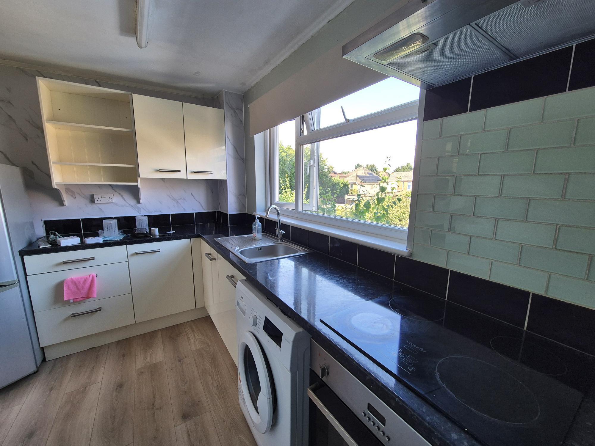 Flat Ashley Road in Poole