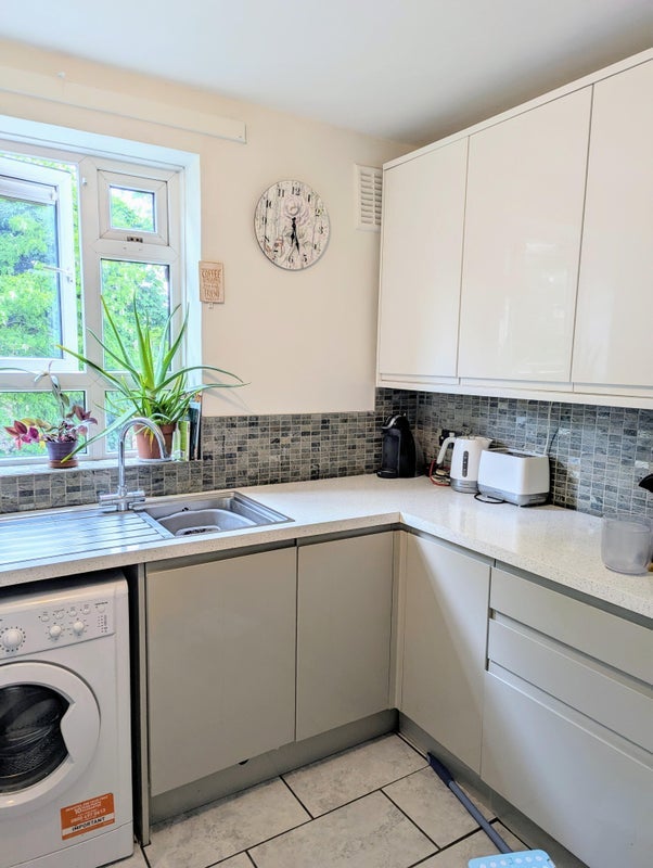 Flat Eltham Road in Greater London