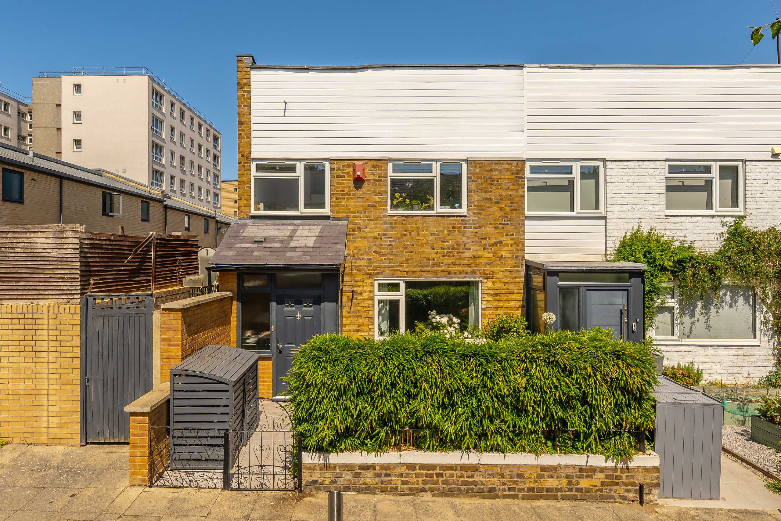 House Dray Gardens in Greater London