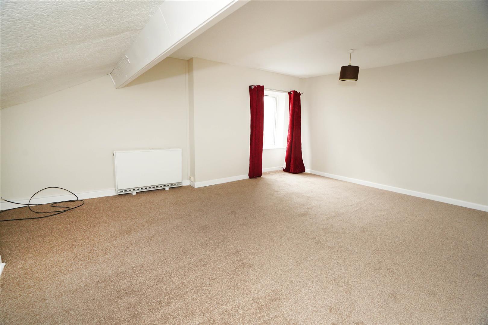Flat Seymour Road in Bolton