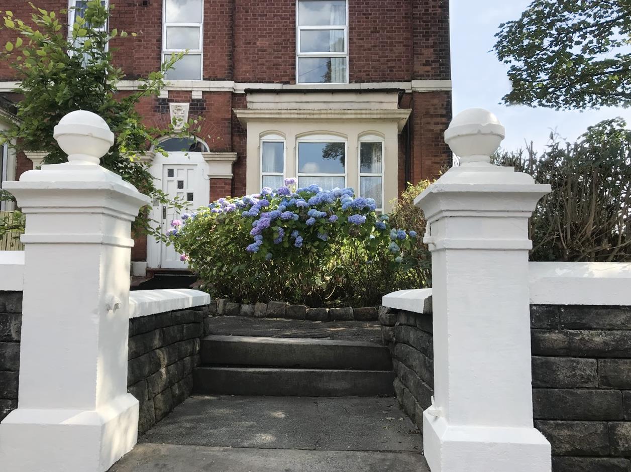 Flat Seymour Road in Bolton