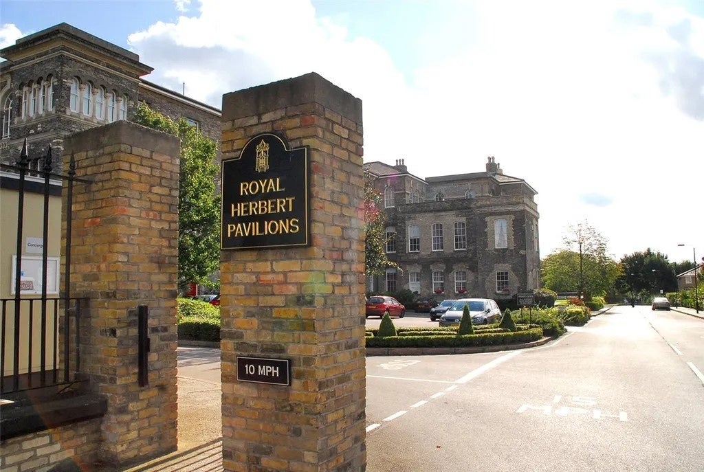 Room Gilbert Close in Greater London